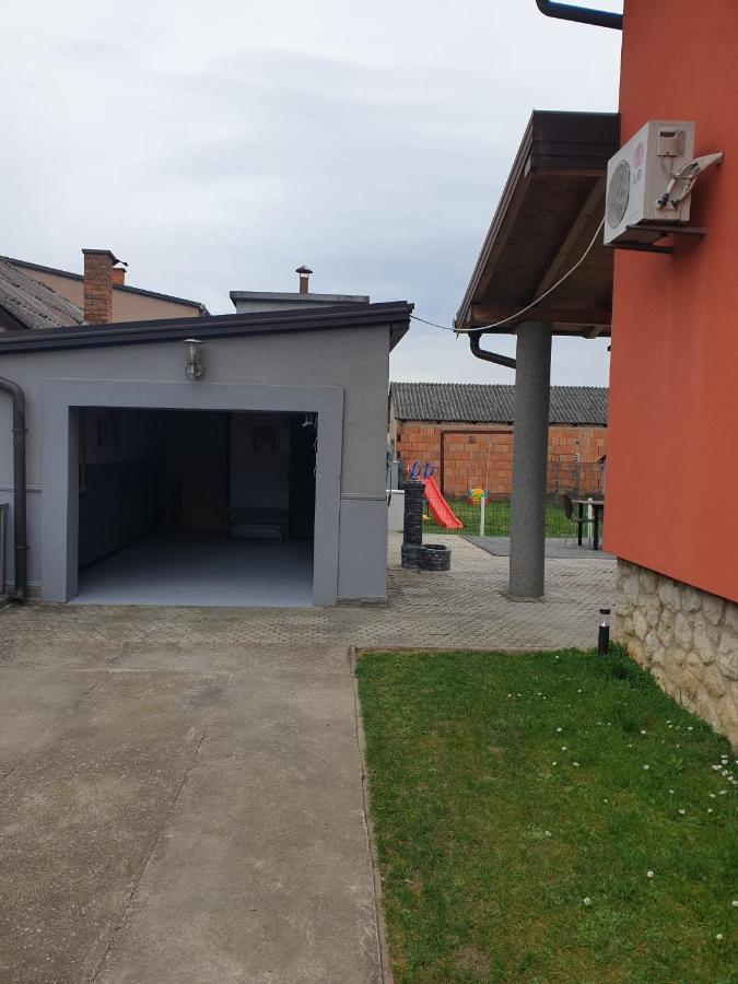 Apartman Sofia Zupanja Bagian luar foto