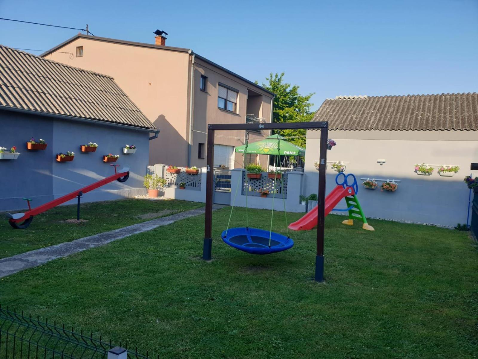 Apartman Sofia Zupanja Bagian luar foto